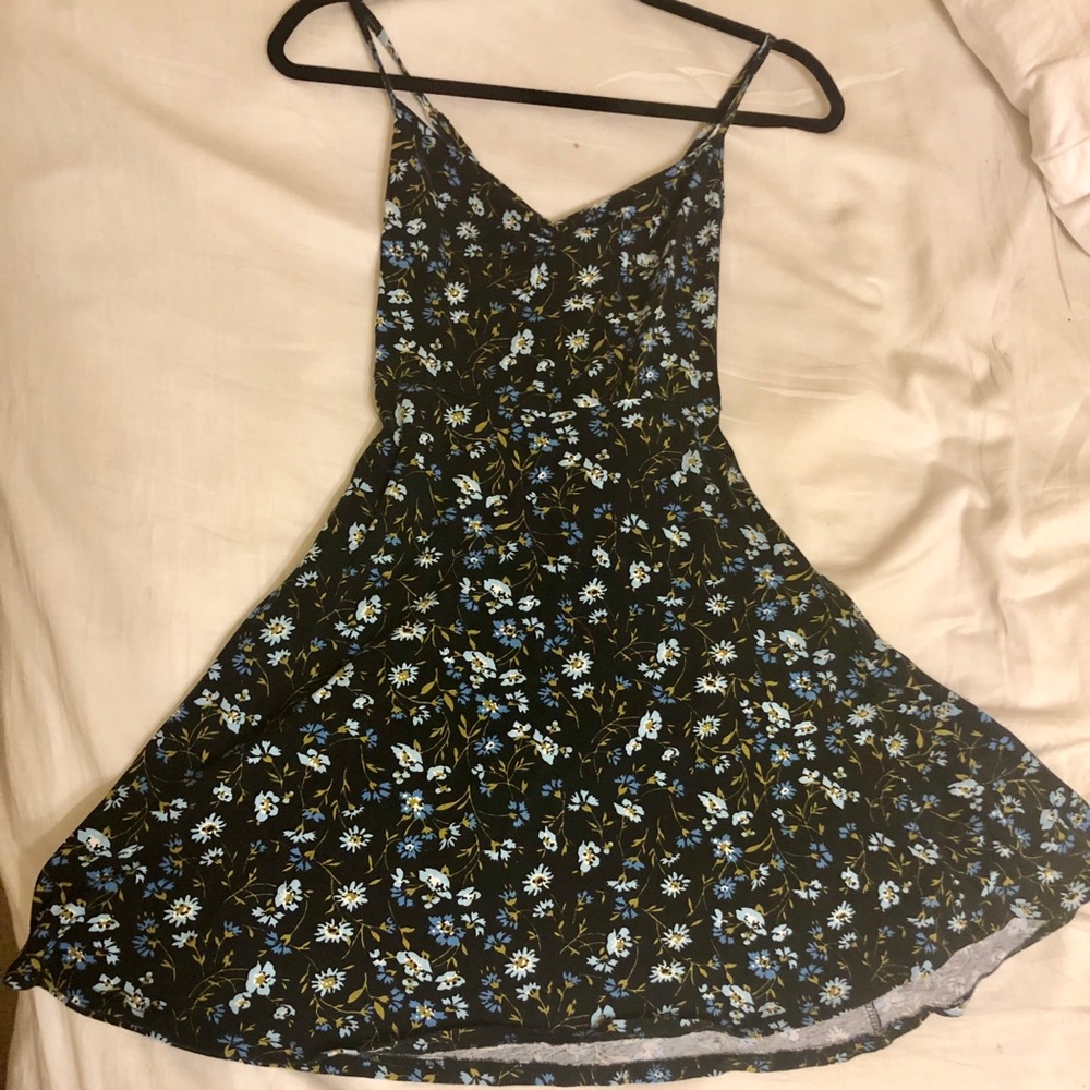 ‼️DONATING IN 24H‼️ Urban Outfitters Floral Dress